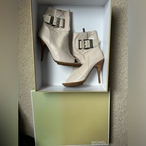 Michael Kors boots size 9 brand new